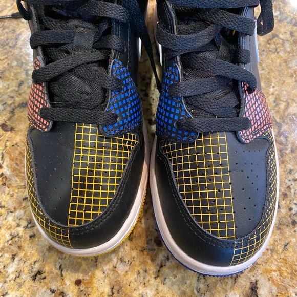 Jordan 1 Youth Mid( Multi Color Grid) - Picture 2 of 5
